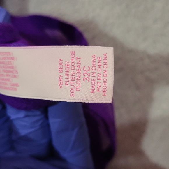 Victoria's Secret Bra - Picture 8 of 10